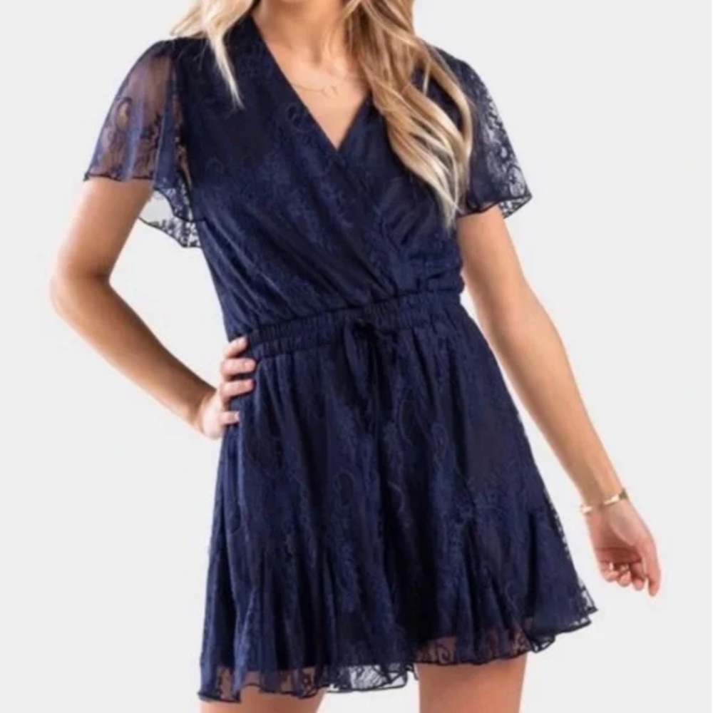 Francesca’s Navy Lace Shabby Chic Flutter Sleeve Keyhole Romper Size Small